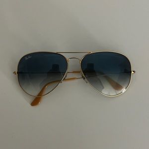 Women’s Ray- Ban Blue Aviator Sunglasses